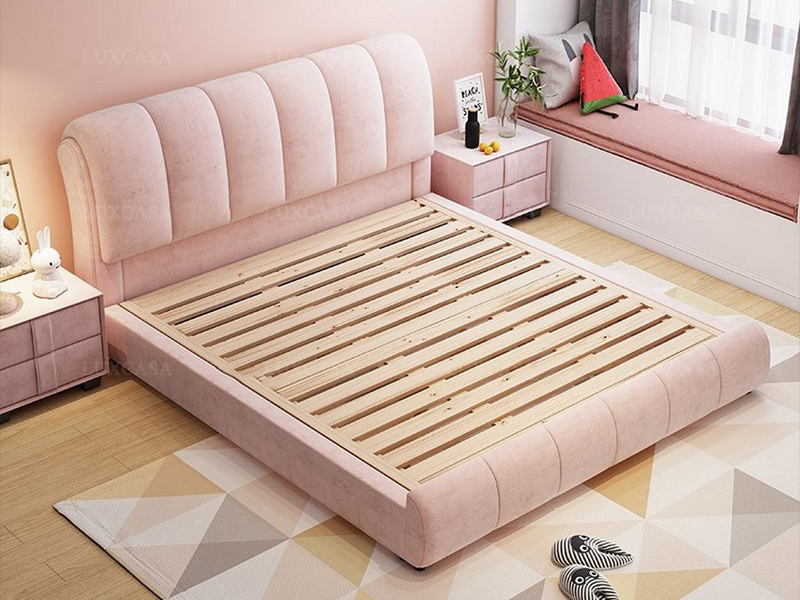 Dát giường gỗ chắc chắn