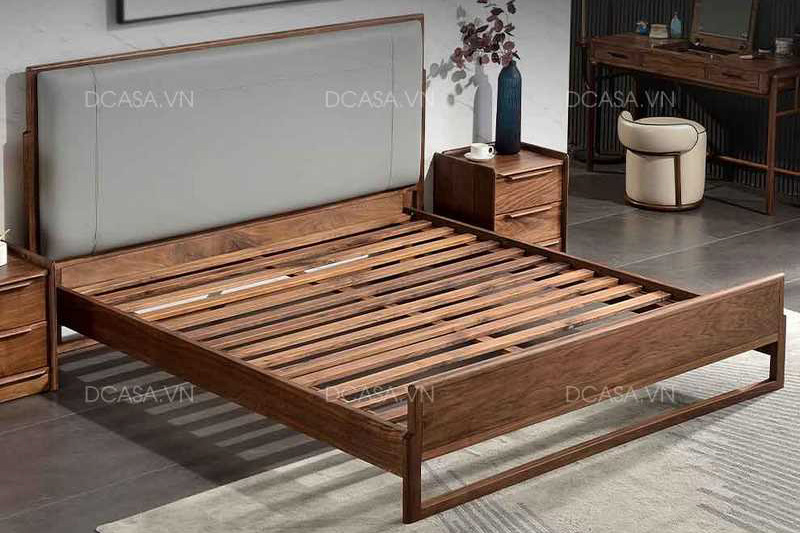 Khung giường gỗ chắc chắn, chịu lực tối đa